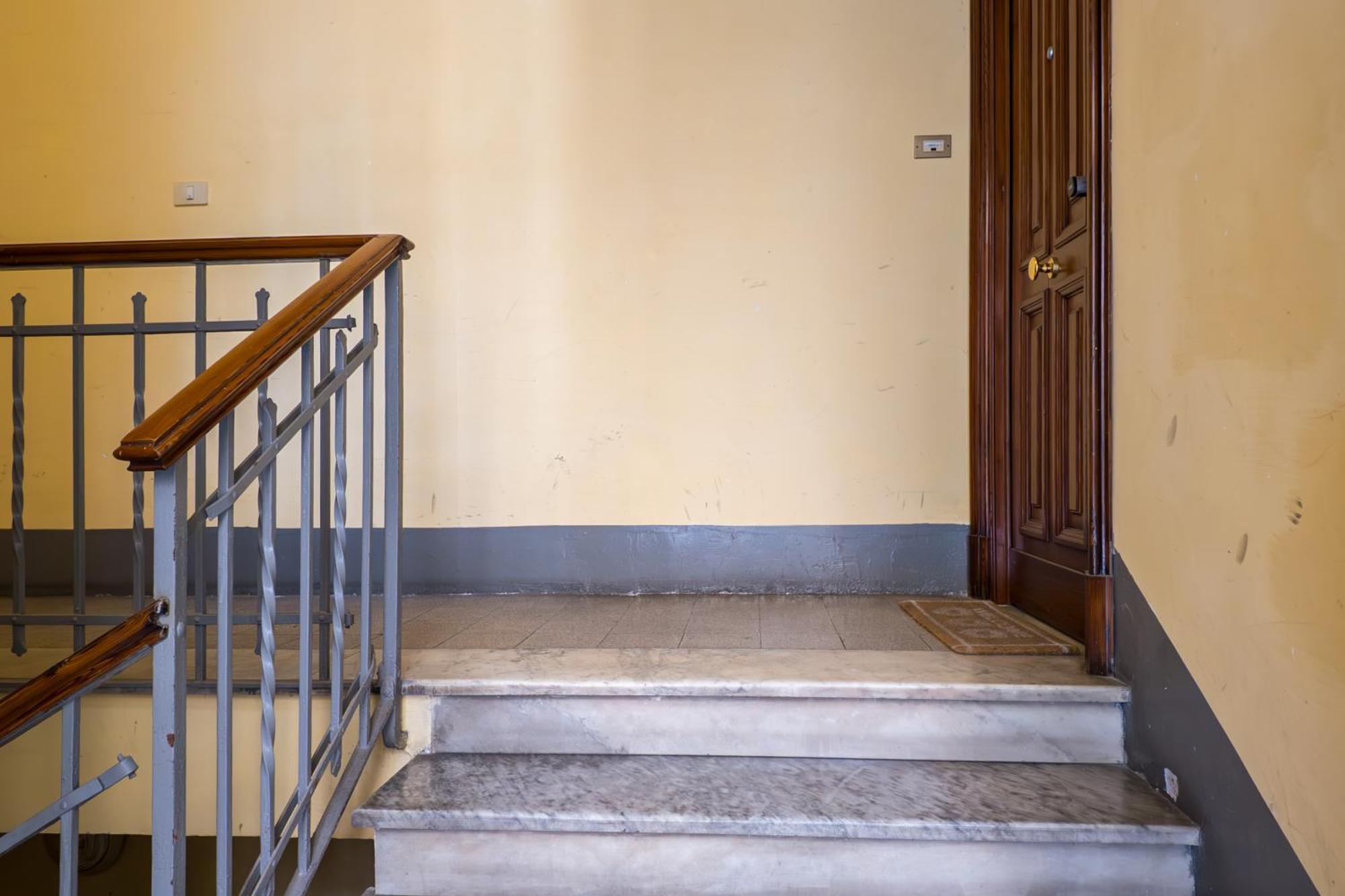 Iflat Mid-century Modern Vatican Apartment *